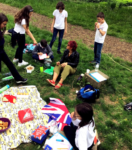 Anglais Coronation picnic 13